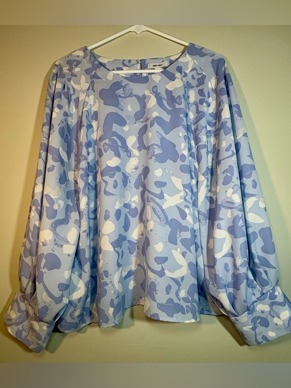 Nine West Lavender & White Abstract Print Balloon Sleeve Blouse Women’s 2xSummer
